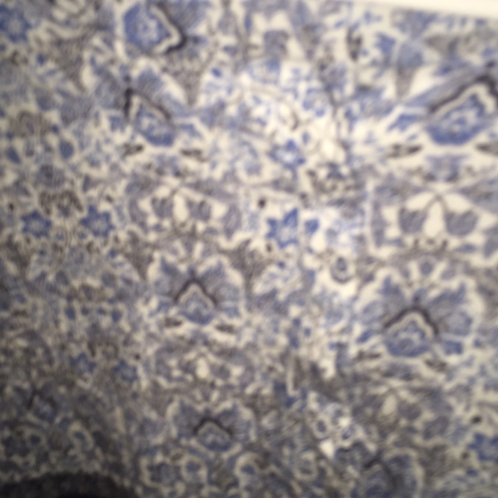 Button up blouse - Picture 2 of 3